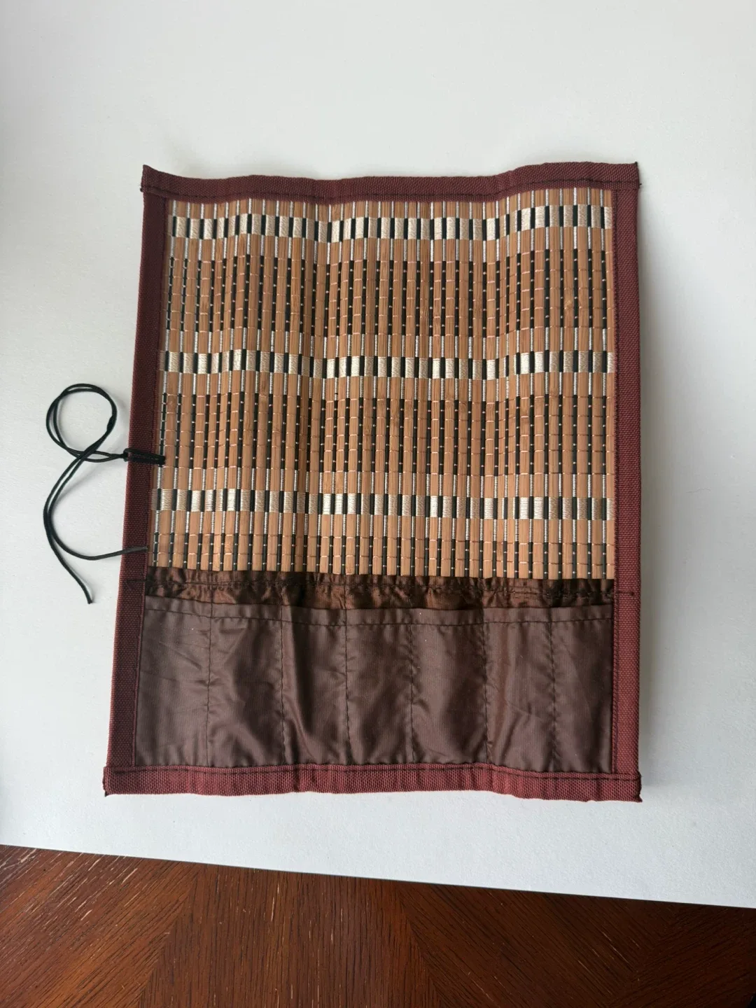 Bamboo Roll Up Brush Holder image indicator(3)