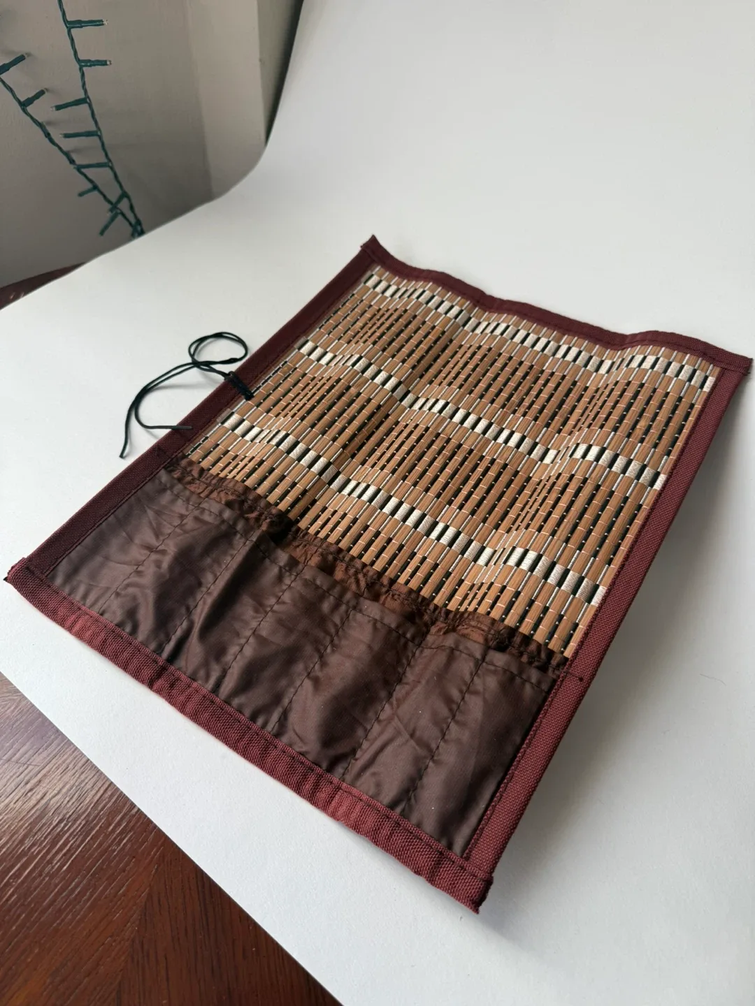 Bamboo Roll Up Brush Holder image indicator(4)