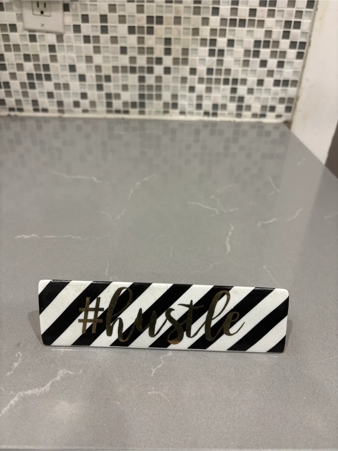 #hustle Decorative Block