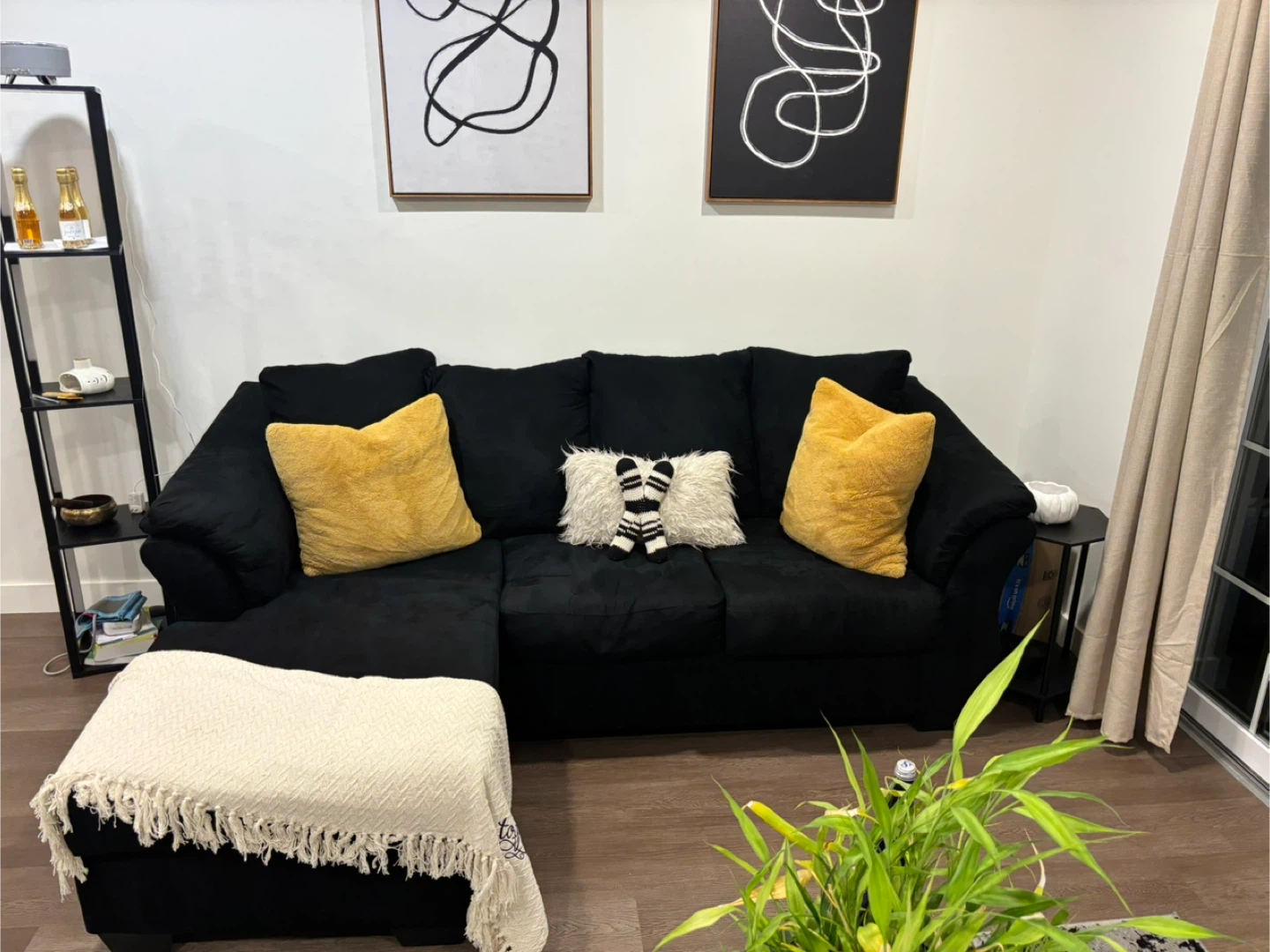 Black Sectional Sofa with Chaise Lounge