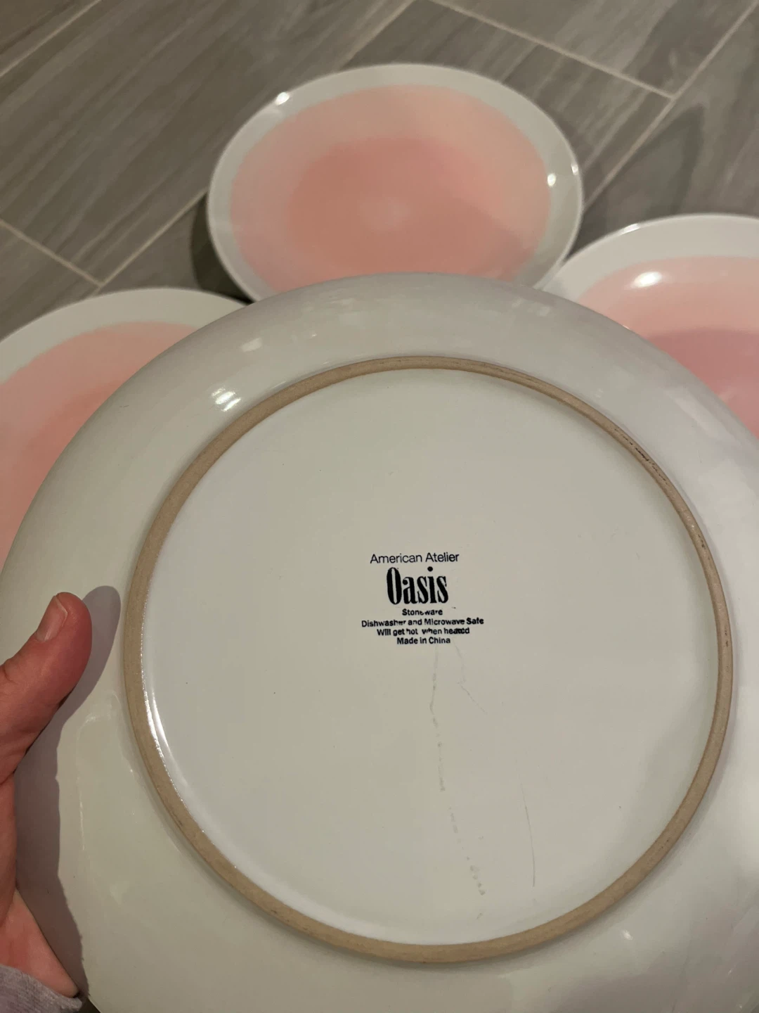 Four pink and white dinner plates - photo 5