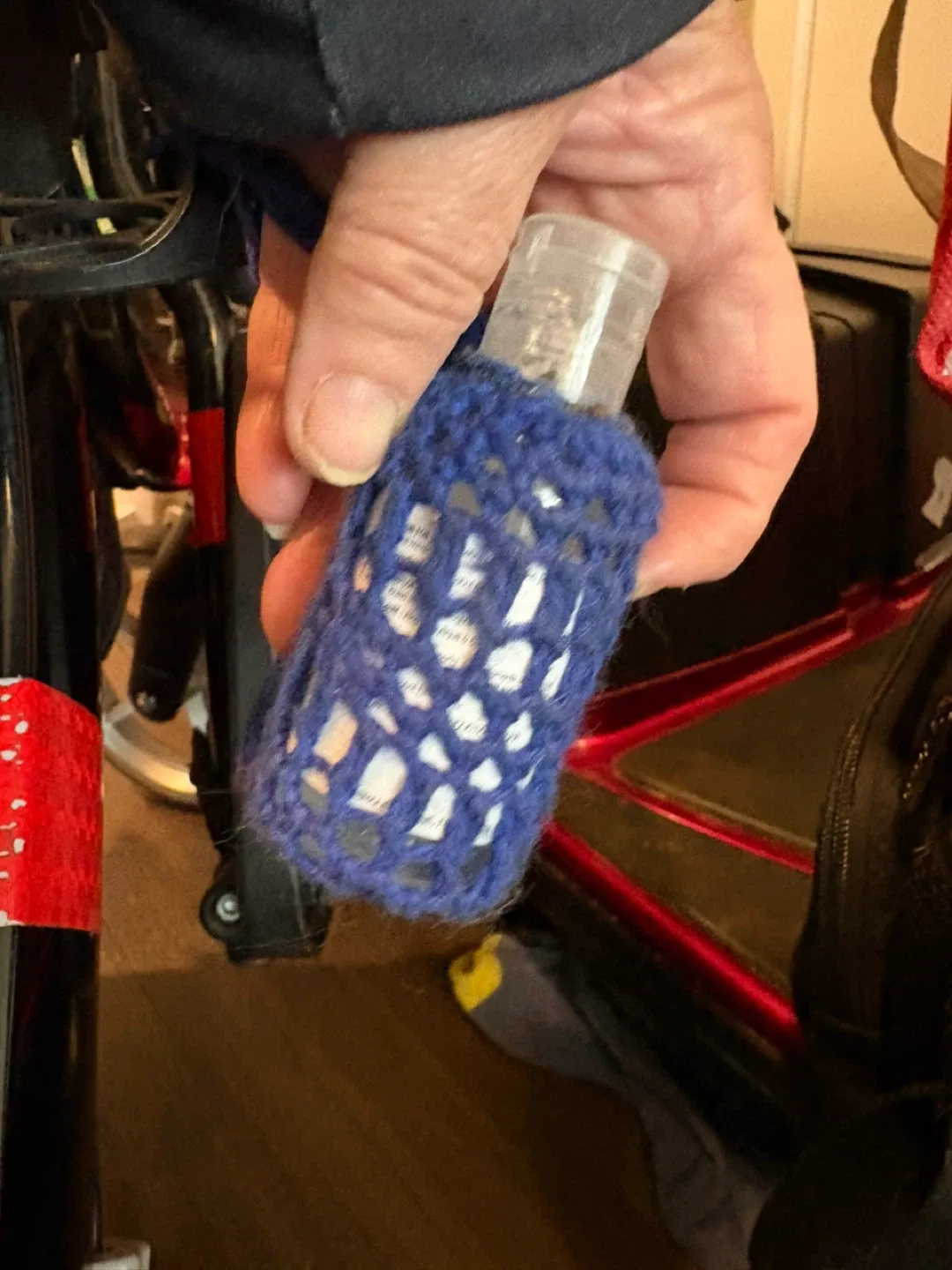 Handmade Knitted Hand Sanitizer Holder image indicator(4)