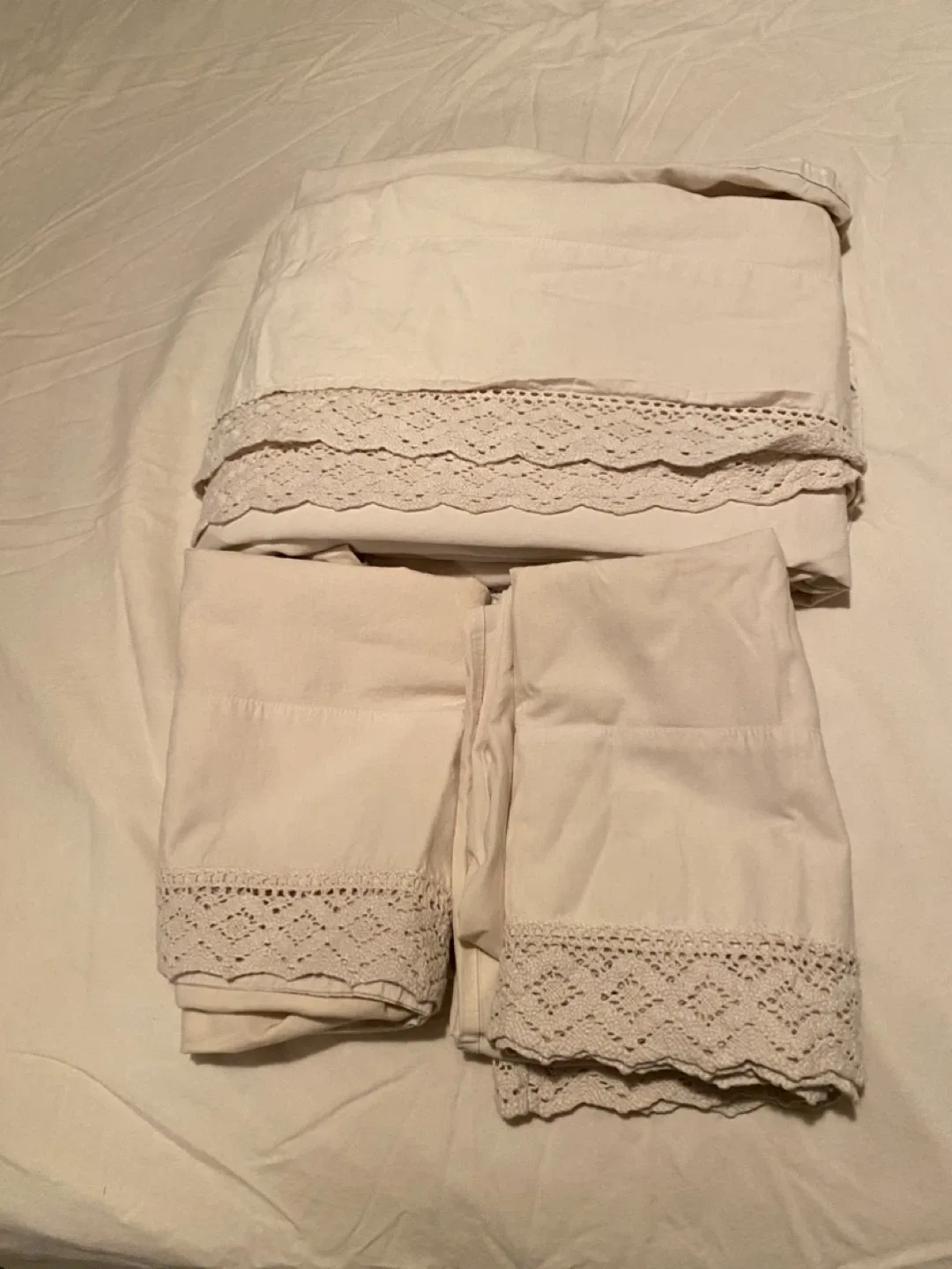 Lace Trimmed Sheet Set - Queen