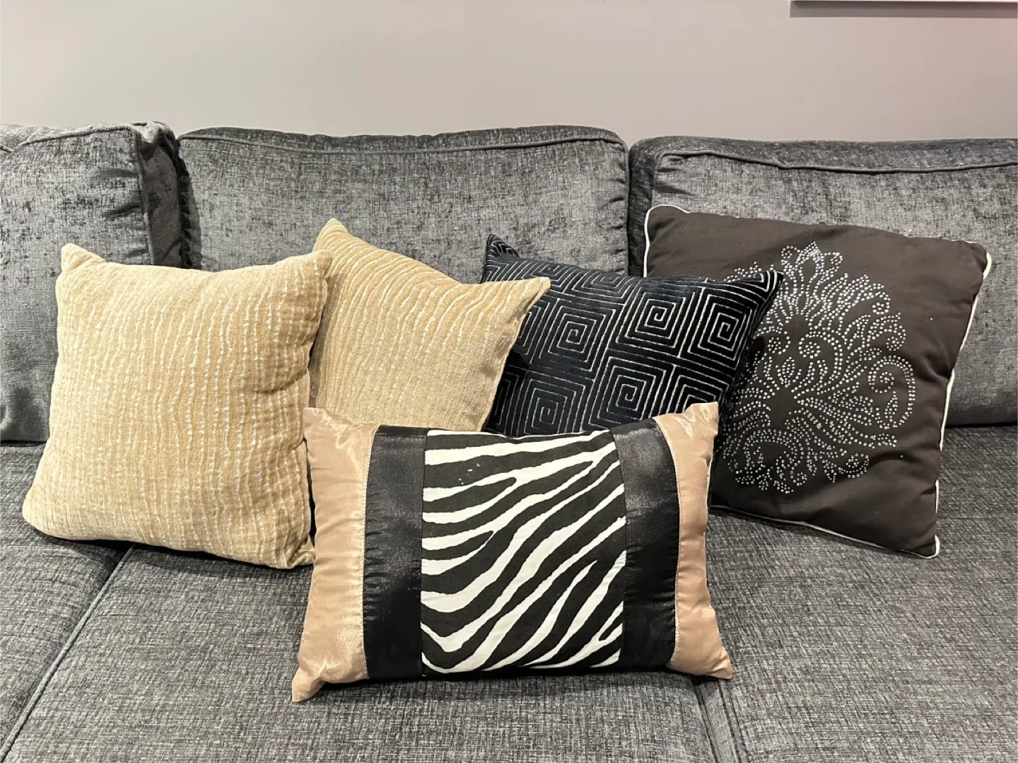 Staging Assorted Decorative Throw Pillows image indicator(6)