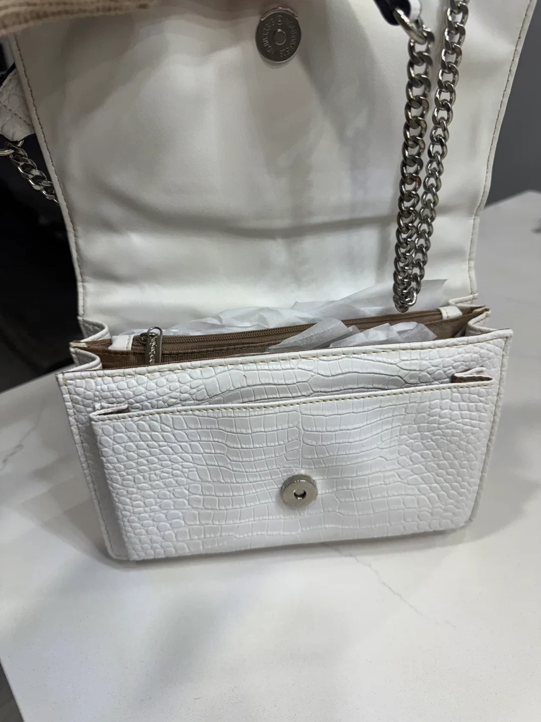 Saint Laurent Black Leather Shoulder Bag image indicator(9)