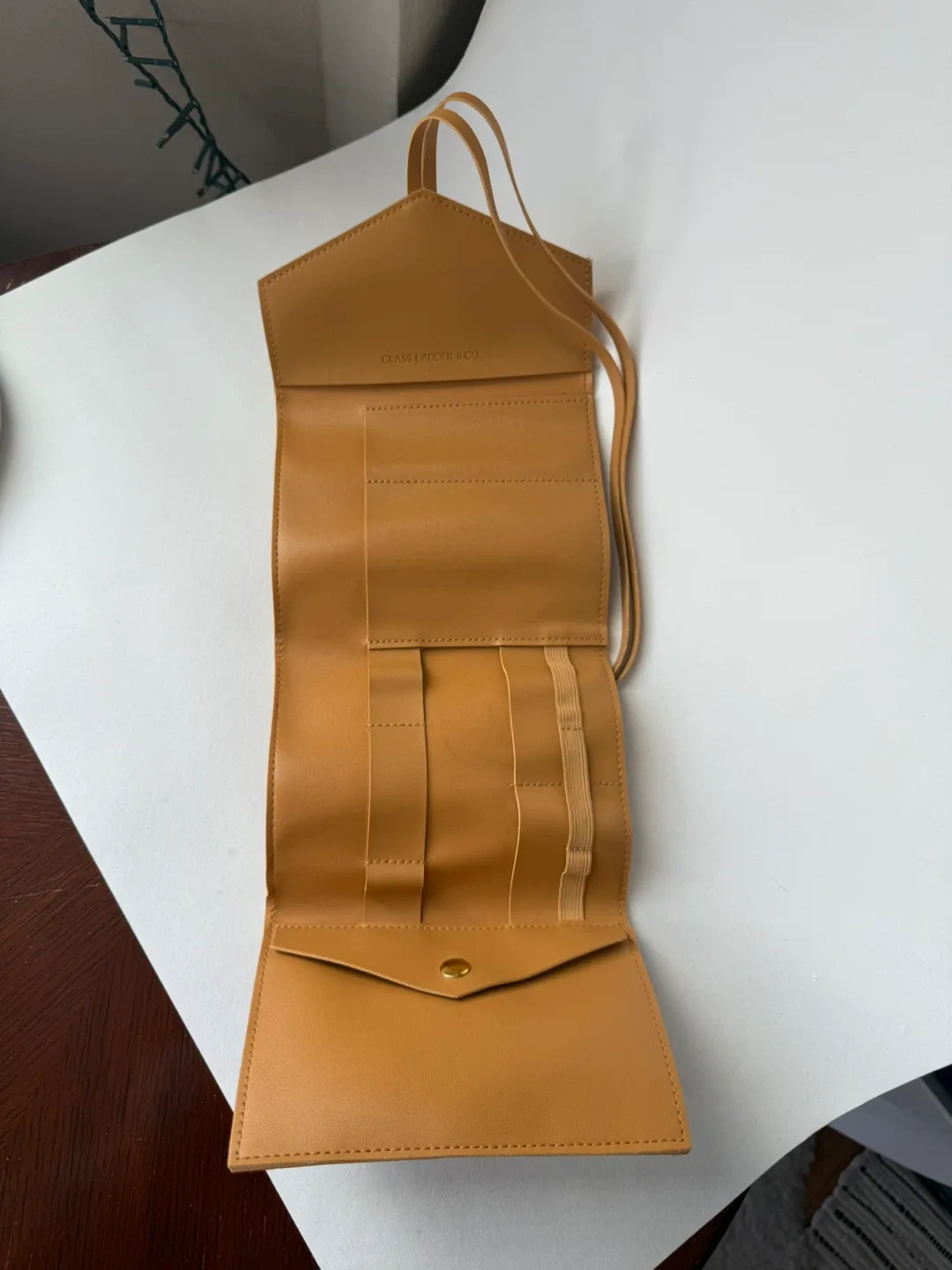 Glass Ladder - Katherine Tech Organizer Vegan Leather image indicator(4)