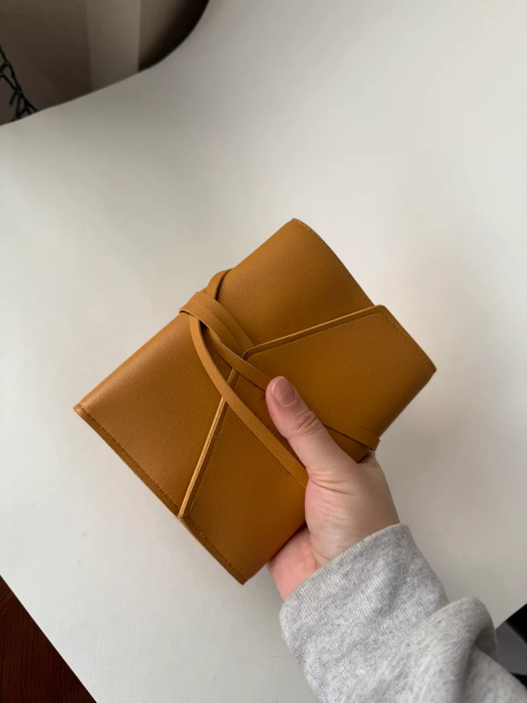 Glass Ladder - Katherine Tech Organizer Vegan Leather image indicator(2)