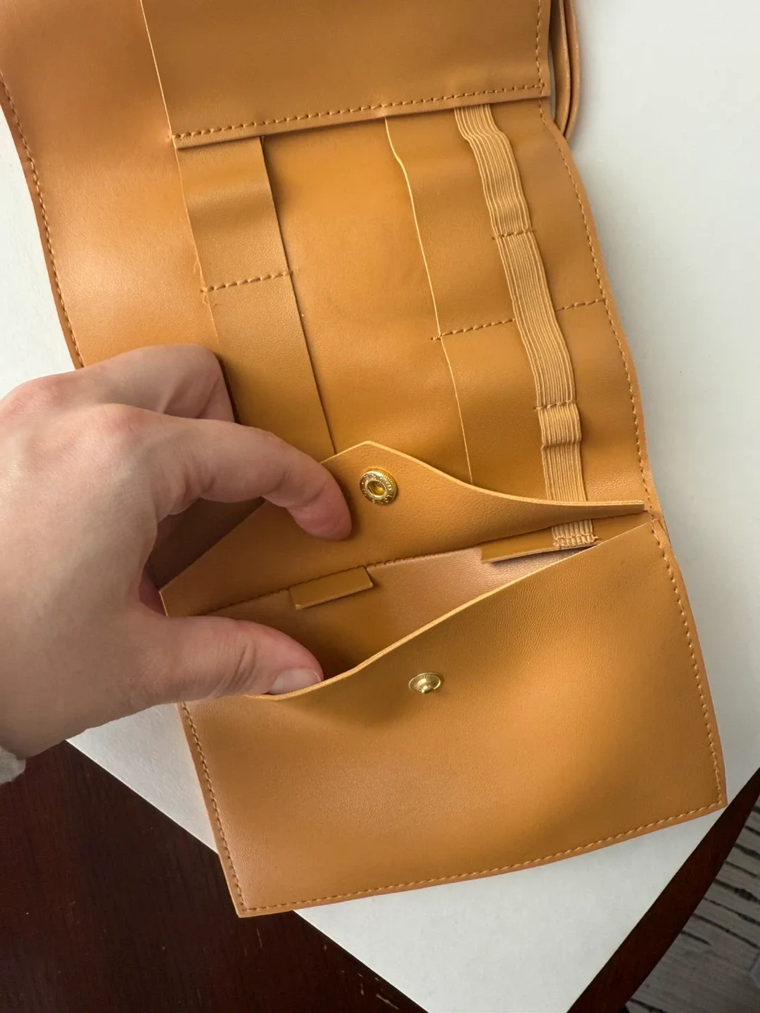 Glass Ladder - Katherine Tech Organizer Vegan Leather image indicator(5)