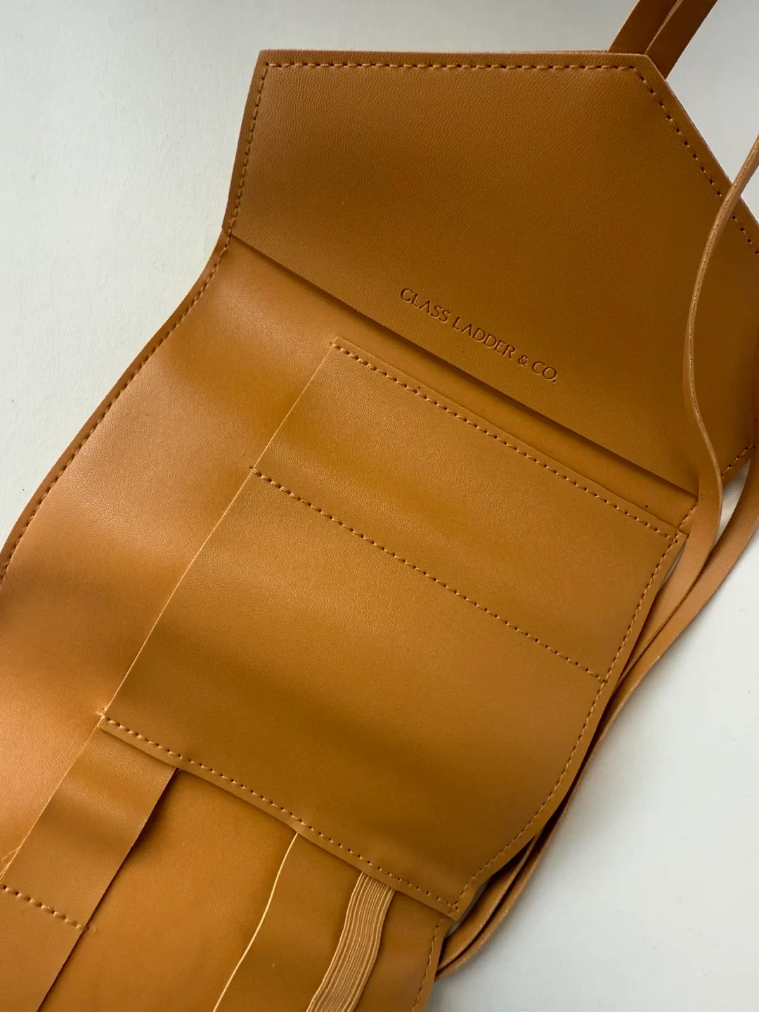 Glass Ladder - Katherine Tech Organizer Vegan Leather image indicator(7)