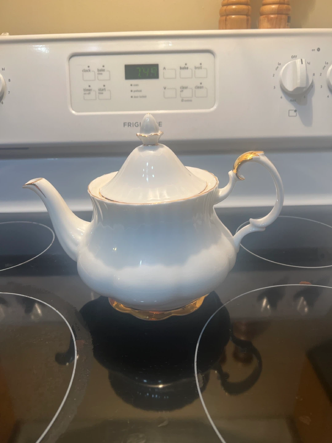 Royal Albert Val D'or Bone China Tea Set - photo 3