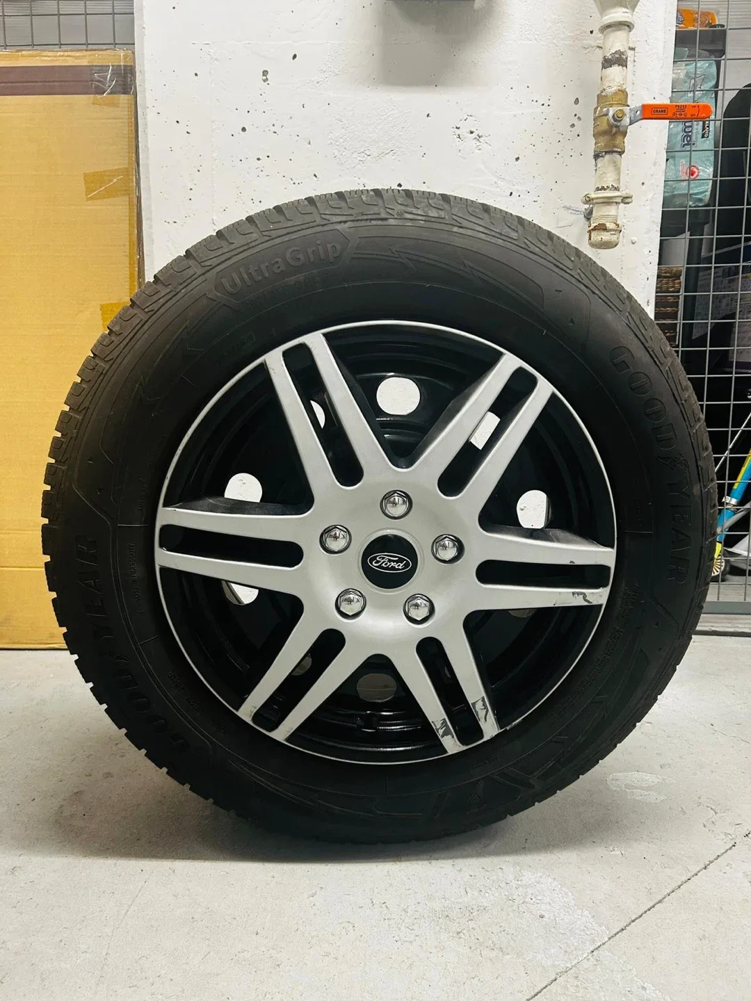 Goodyear Ultra Grip Tire 225/65R17