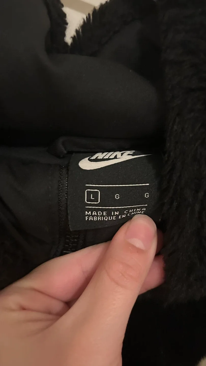 Nike Black Fleece Jacket - Size Large image indicator(2)