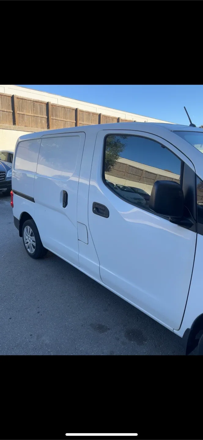 Nissan 2018 NV200 White Cargo Van image indicator(2)
