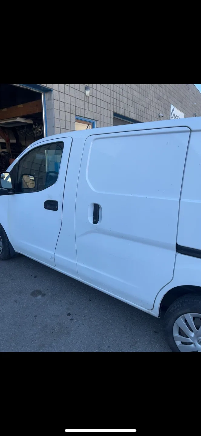 Nissan 2018 NV200 White Cargo Van image indicator(4)