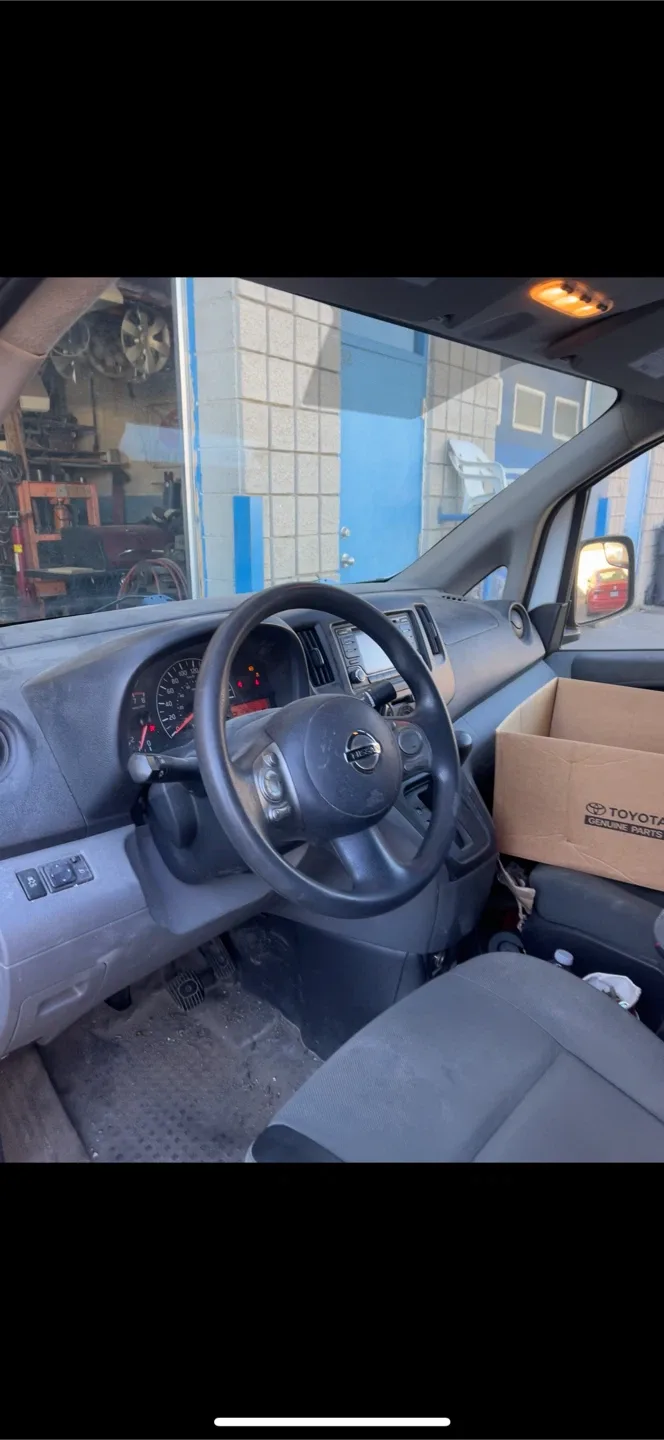 Nissan 2018 NV200 White Cargo Van image indicator(5)