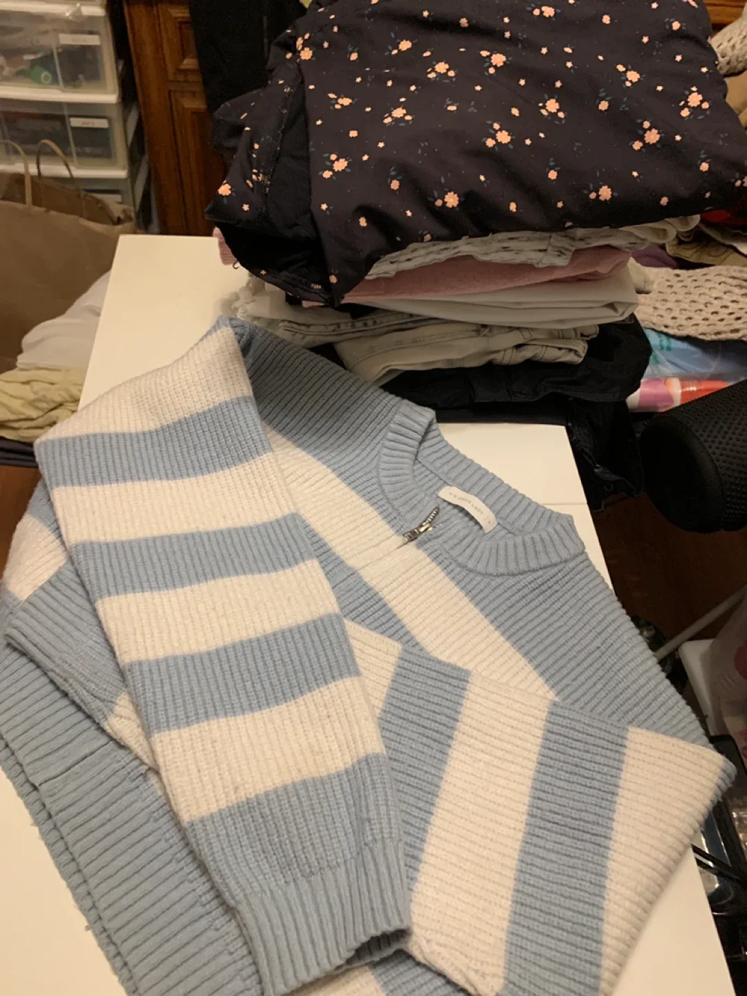 Lot of  women’s clothes, check photos image indicator(8)