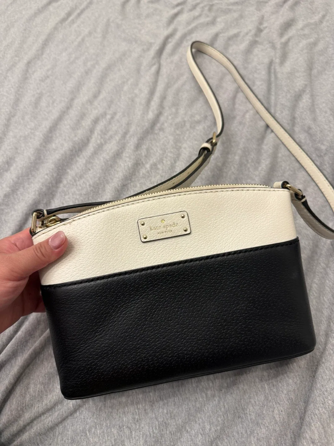 Kate Spade Black & White Crossbody Bag image indicator(2)