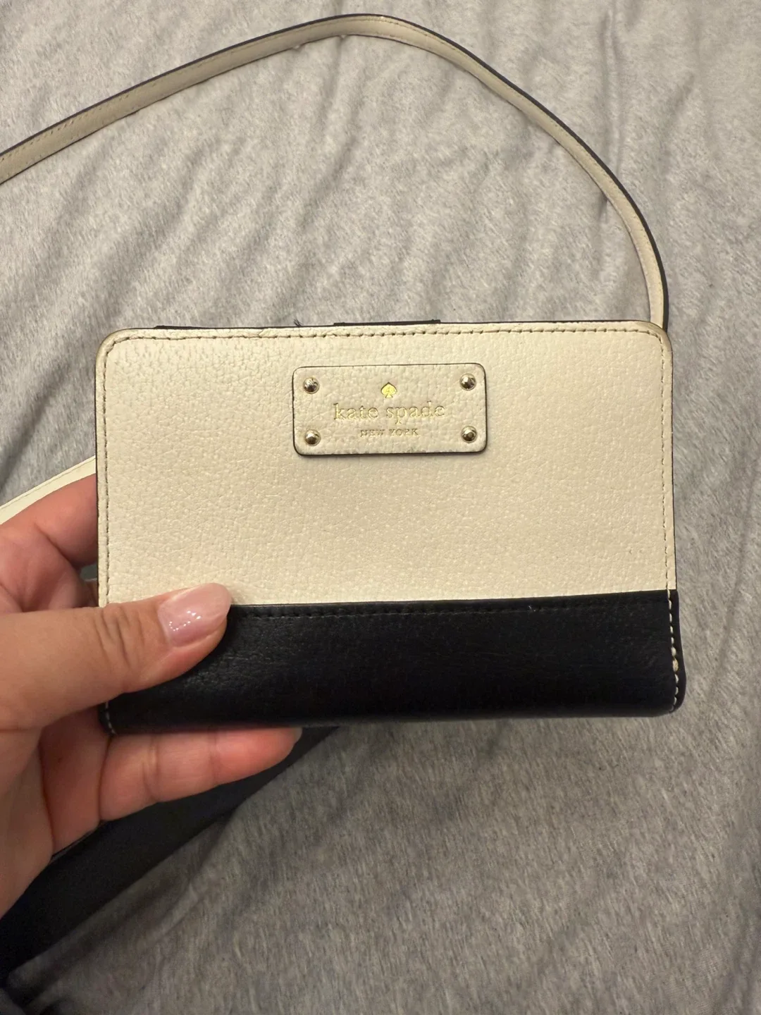 Kate Spade Black & White Crossbody Bag image indicator(8)
