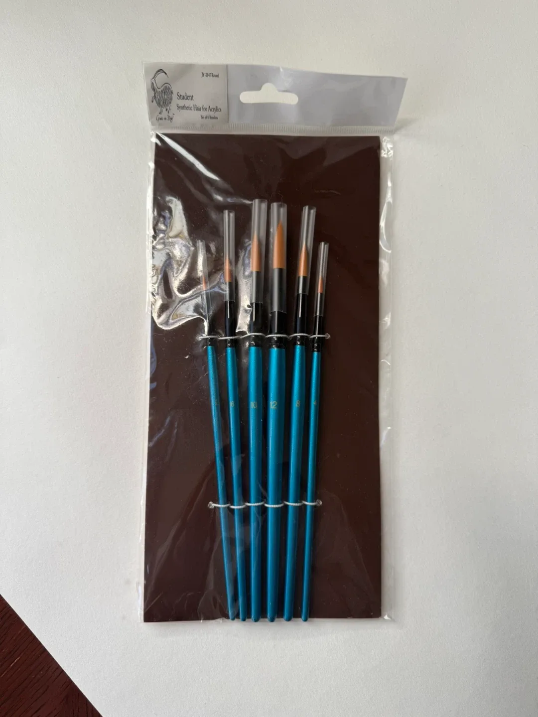 Round synthetic brushes - set of 6