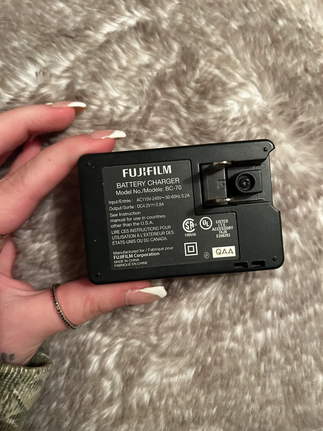 Fujifilm Battery Charger BC-70 image indicator(2)