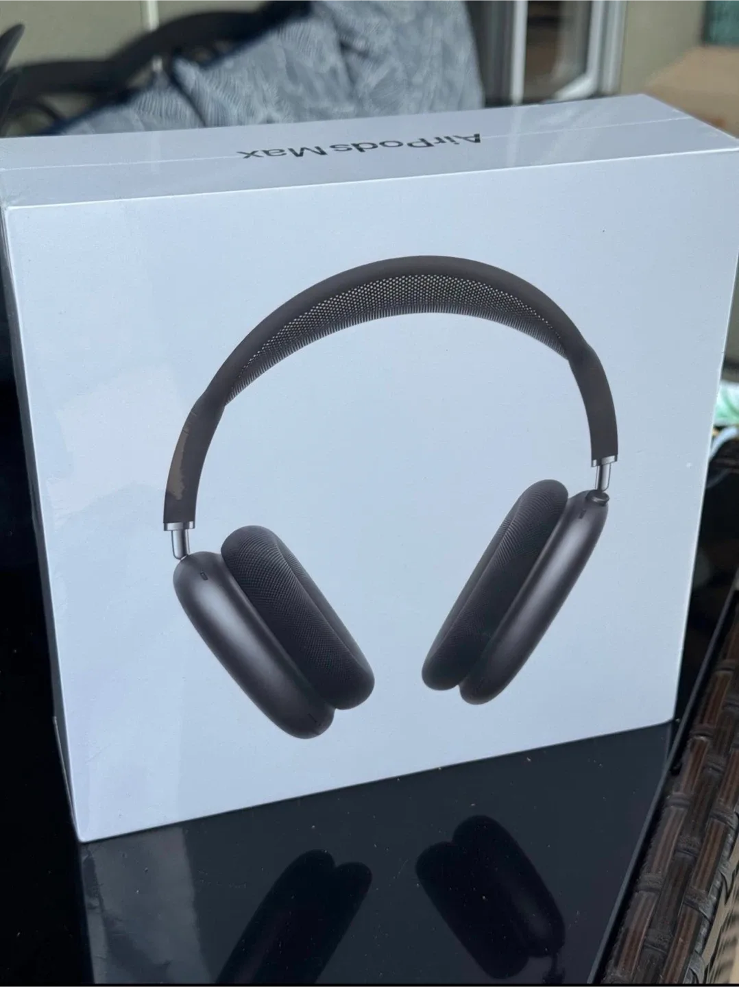 Apple AirPods Max with Smart Case - Space Gray Brand New image indicator(3)