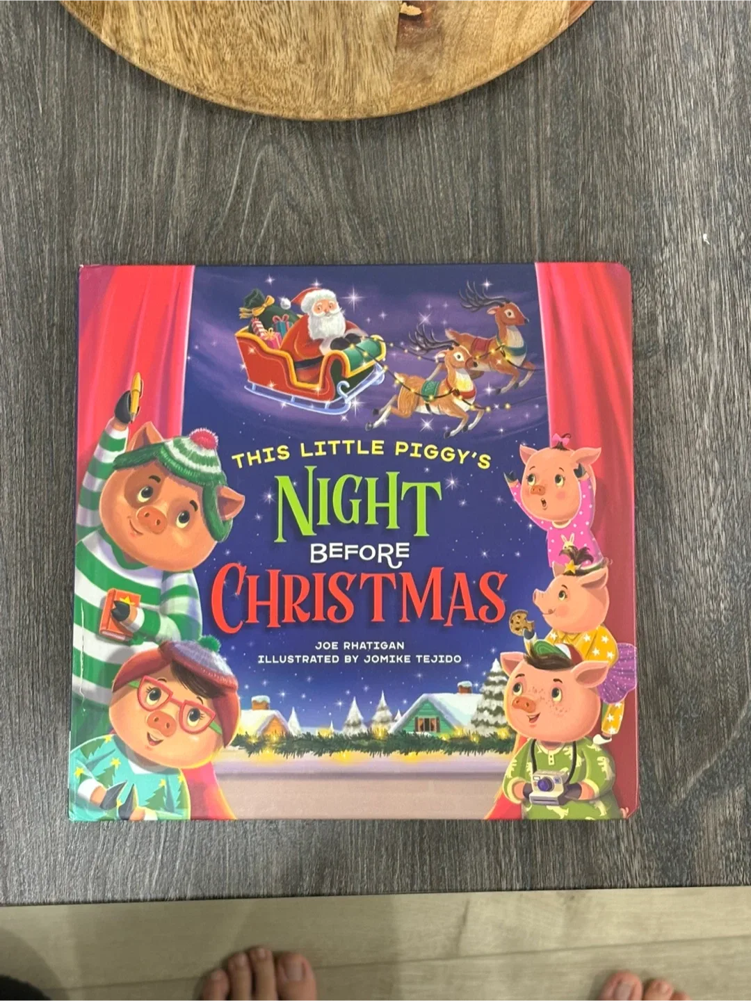 This Little Piggy's Night Before Christmas Book