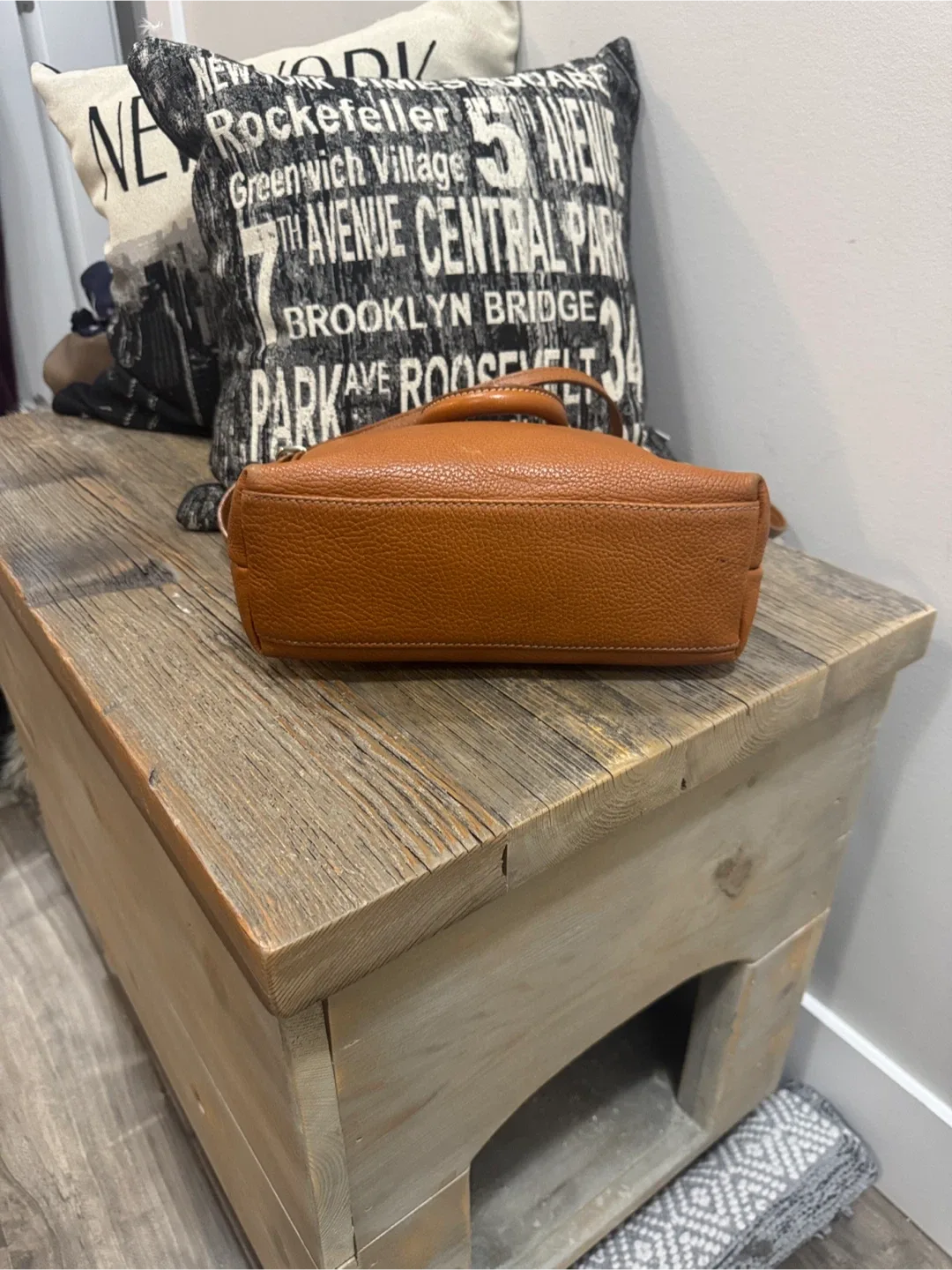 Dooney & bourke small brown pebbled leather bag image indicator(4)