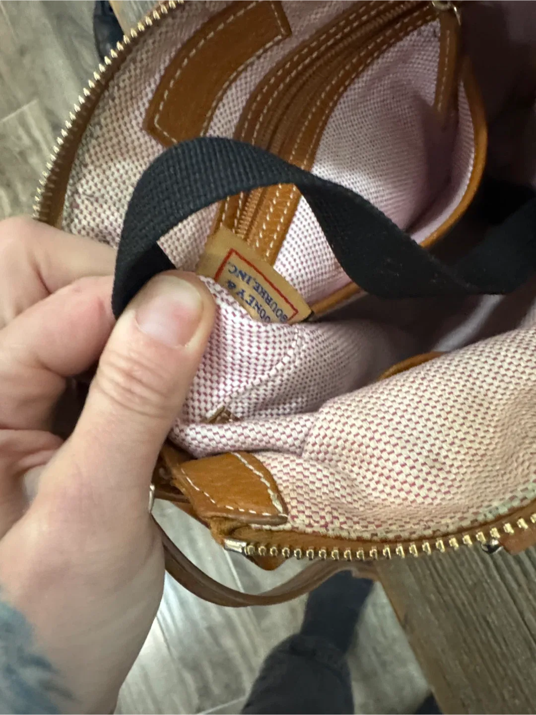 Dooney & bourke small brown pebbled leather bag image indicator(10)