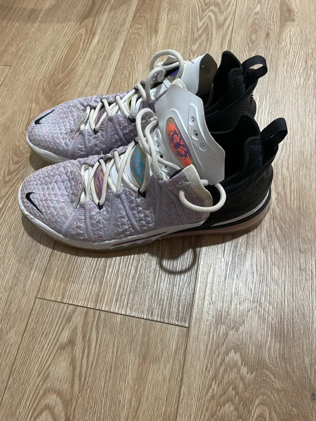 Nike LeBron XVIII Low Basketball Shoes size 9.5 men’s