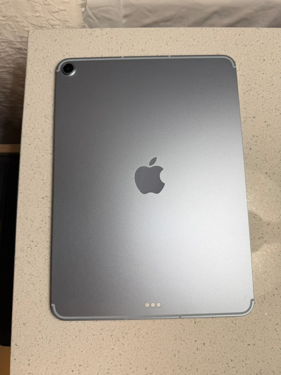 Apple iPad Air 11-inch, 512 GB - Blue image indicator(3)