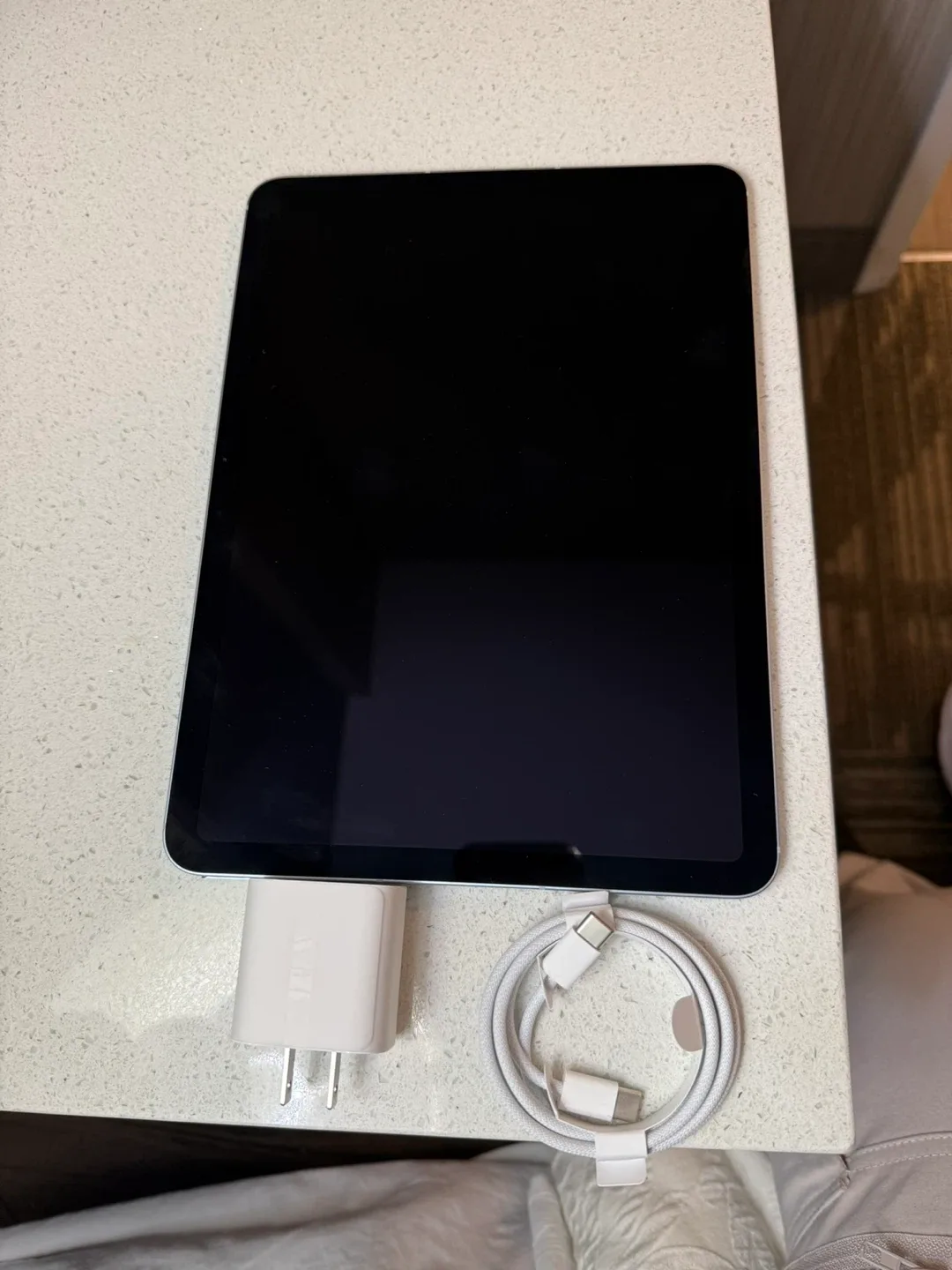 Apple iPad Air 11-inch, 512 GB - Blue image indicator(2)