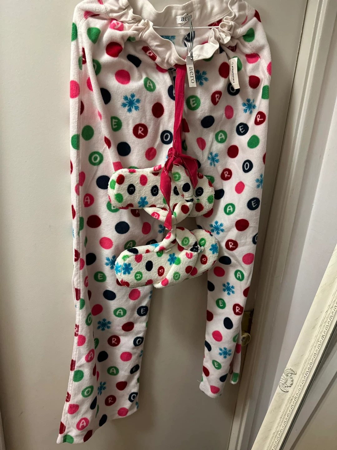 Aeropostale Slippers - Size 9-10 - photo 2