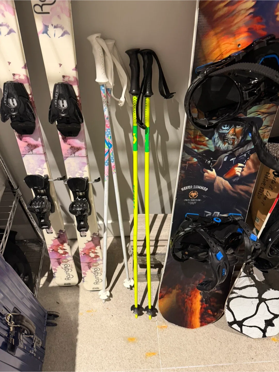 Women Rossignol Skis 156cm with Boots and Poles image indicator(4)