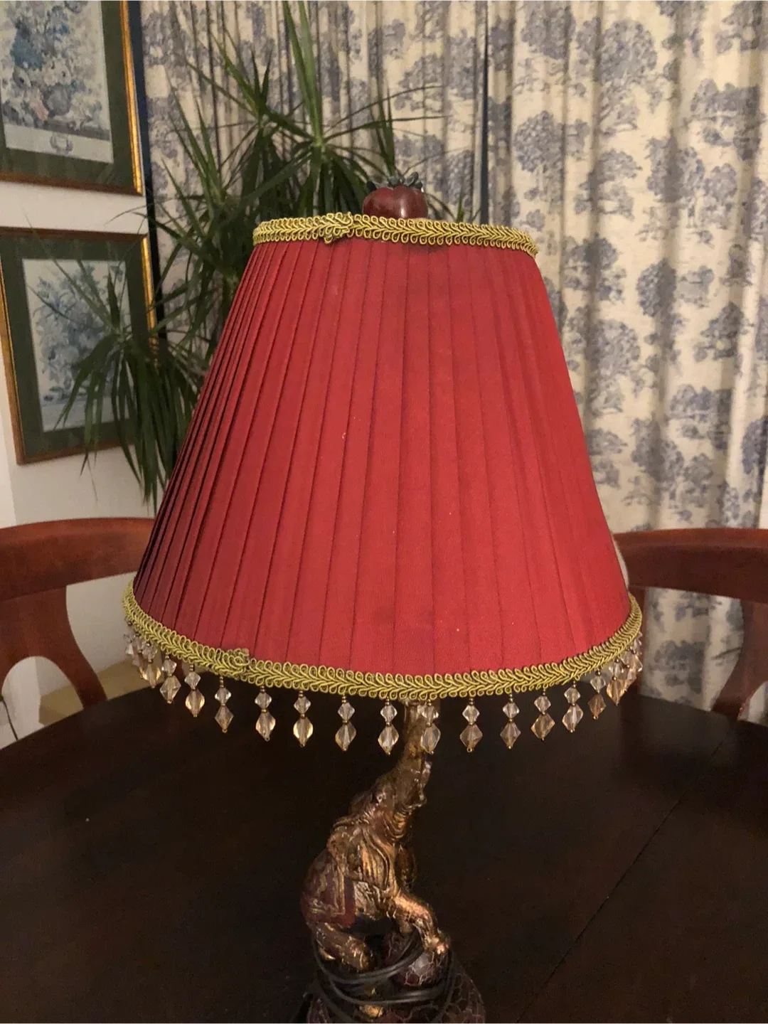 Elephant Table Lamp with Red Shade image indicator(5)