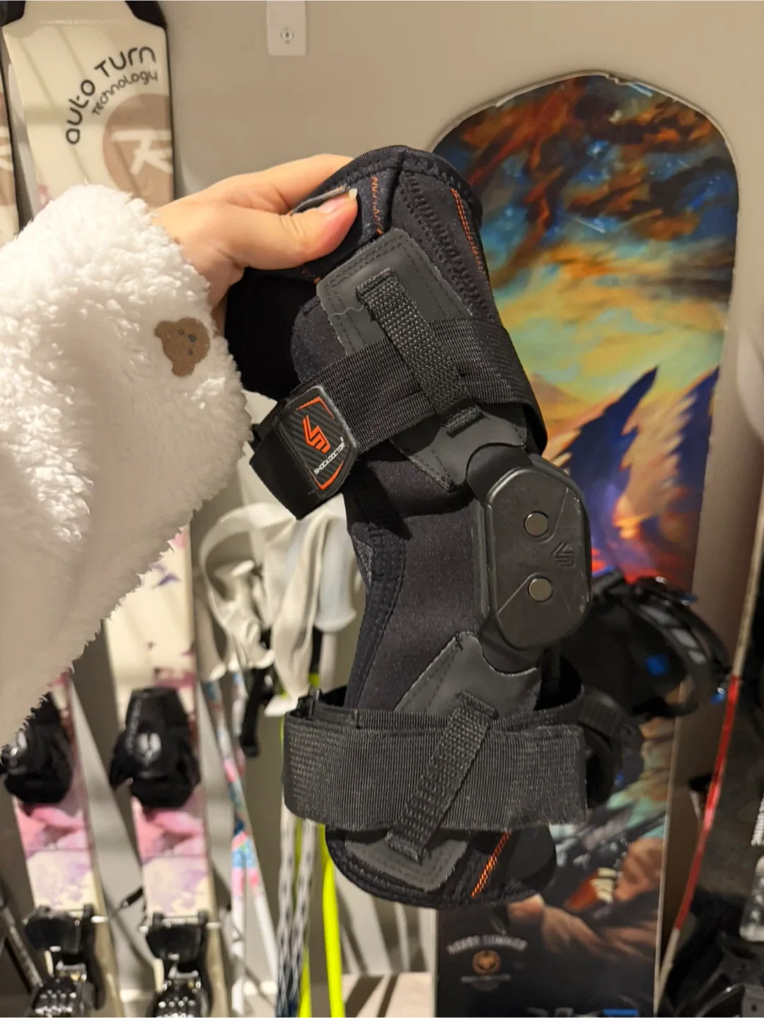 Shock Doctor Knee Brace Stabilizer image indicator(2)