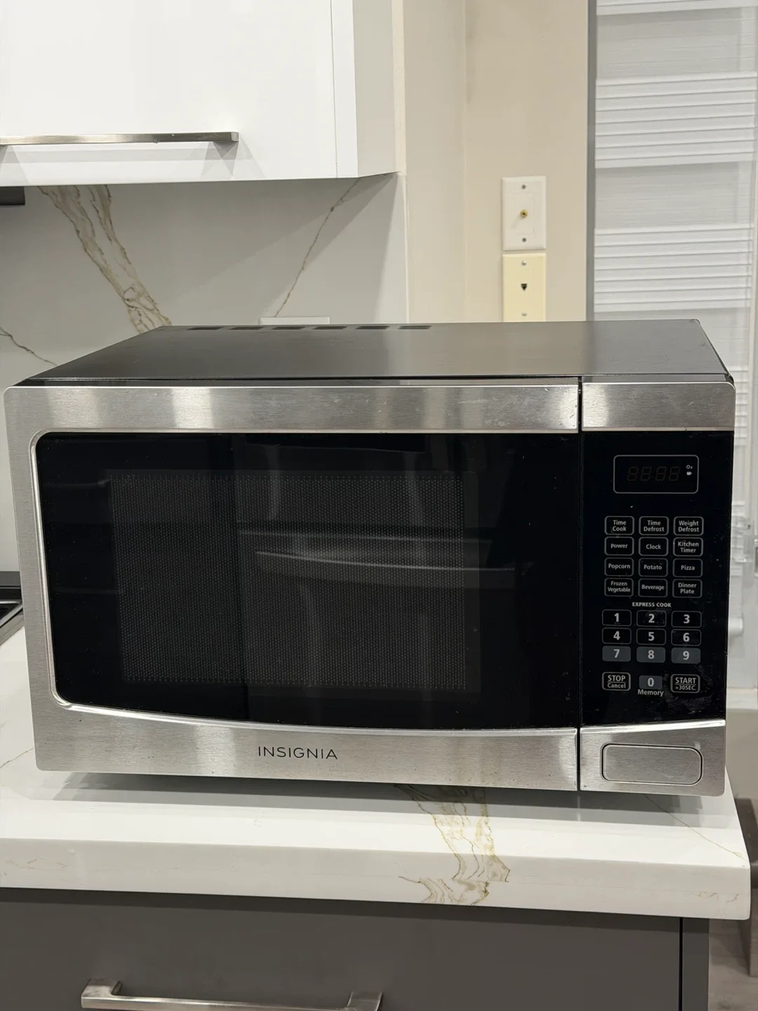 Insignia Microwave - Stainless Steel Finish