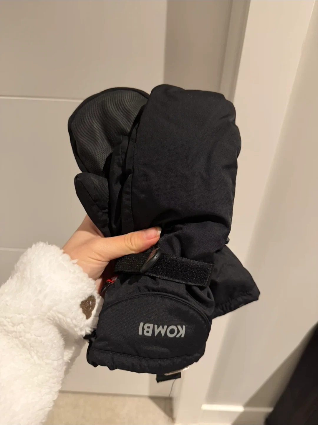 Kombi Women's Ski Snowboard Mittens - Size M image indicator(5)