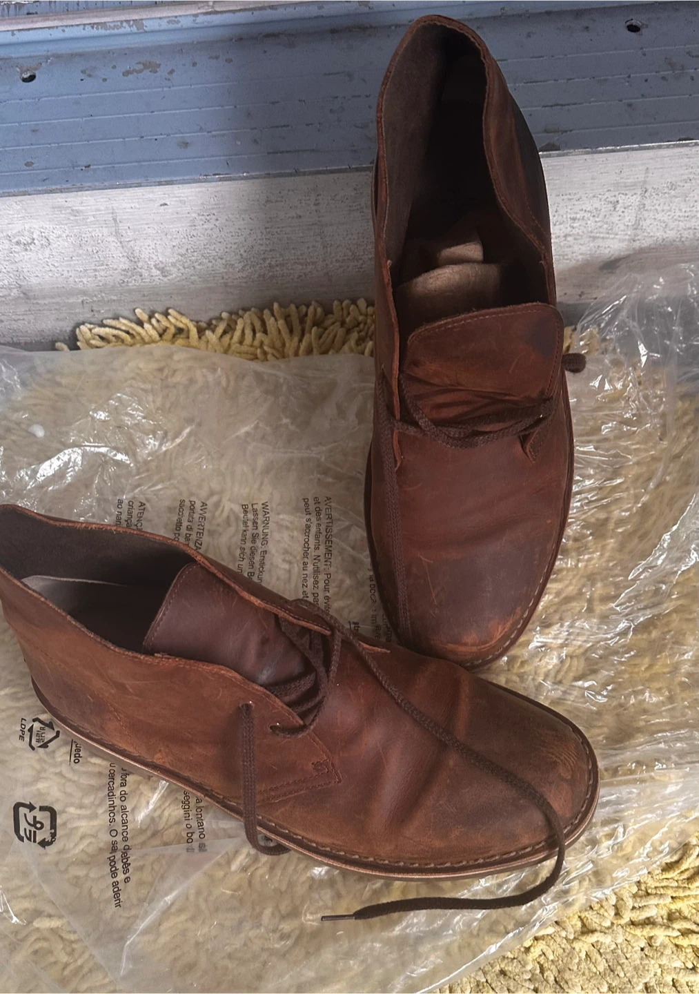 Clarks Leather Chukka Boots( size: 11)