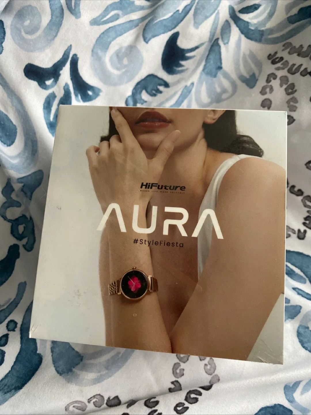HiFuture Aura Smartwatch - Gold, New in Box image indicator(2)