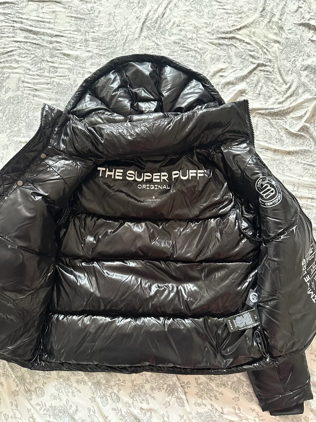 Aritzia The Super Puff™ Original image indicator(2)