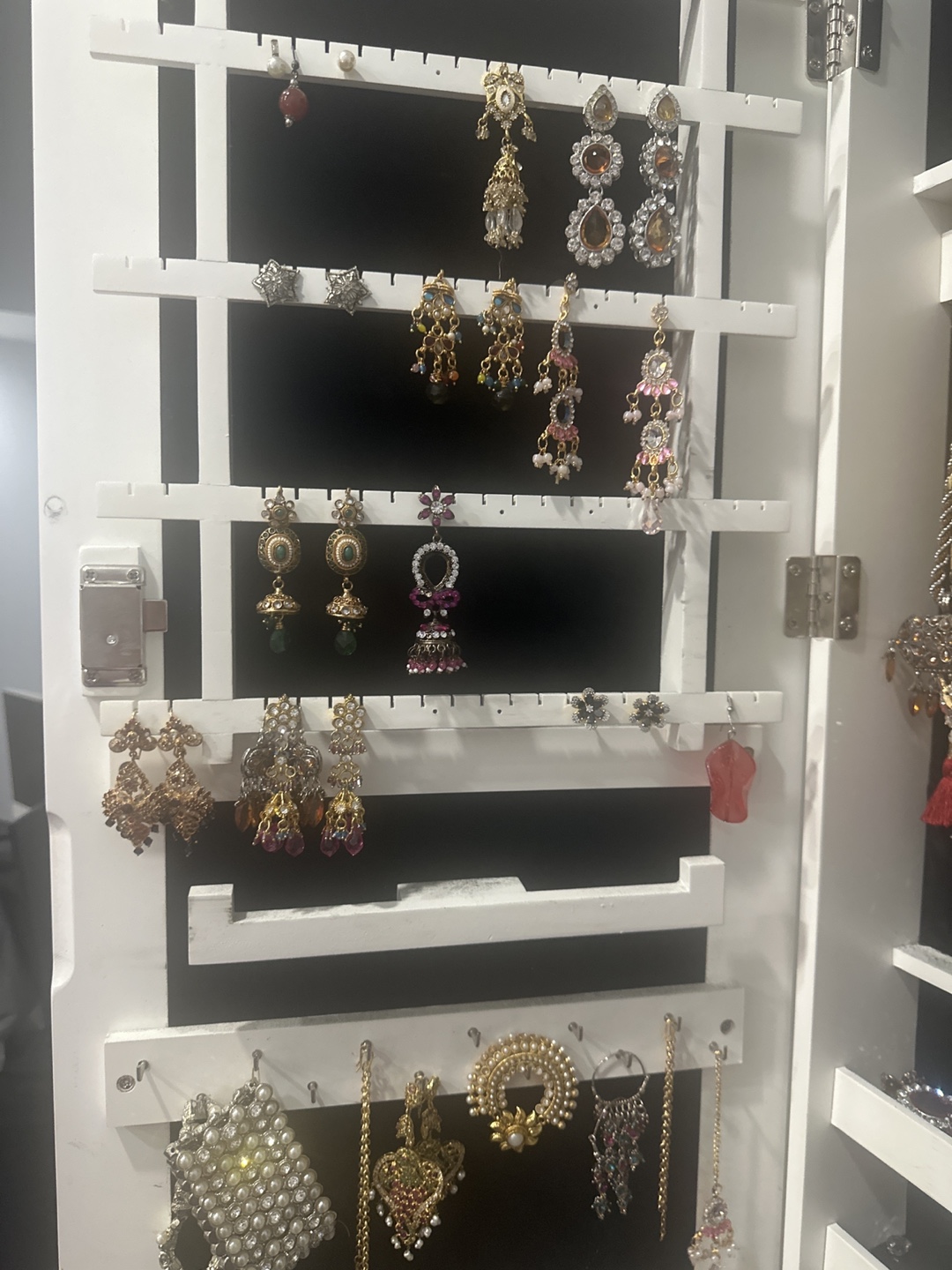 White Over-the-Door Jewelry Armoire - photo 3