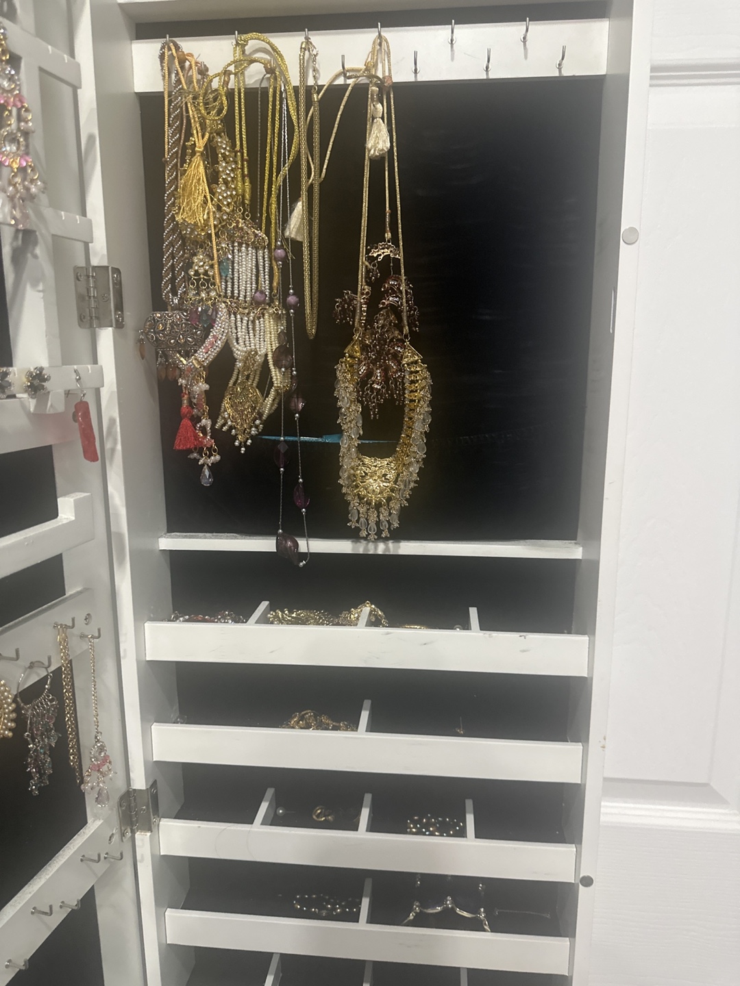White Over-the-Door Jewelry Armoire - photo 2