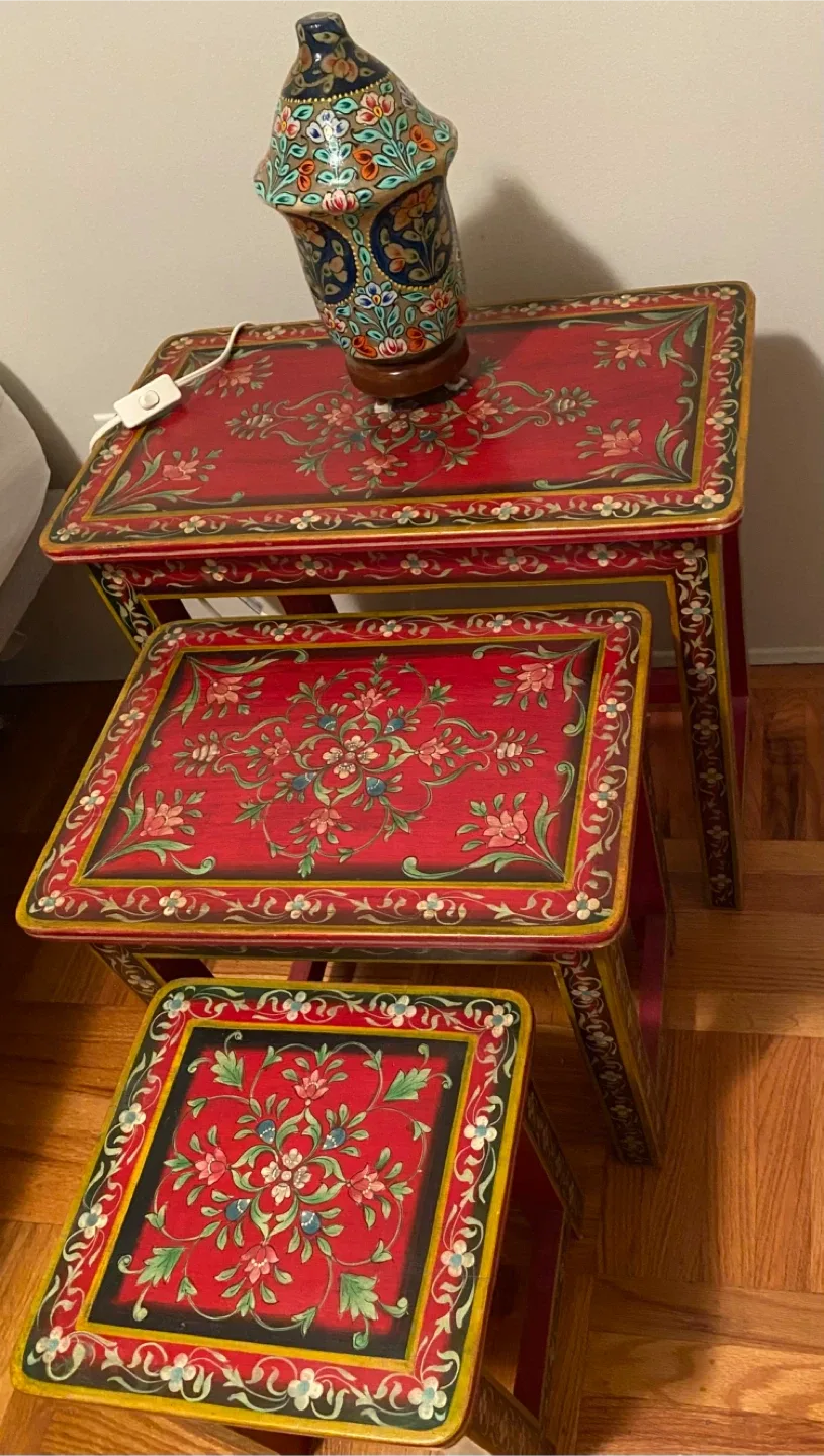 Red Floral Nesting Tables - Set of 3 image indicator(2)