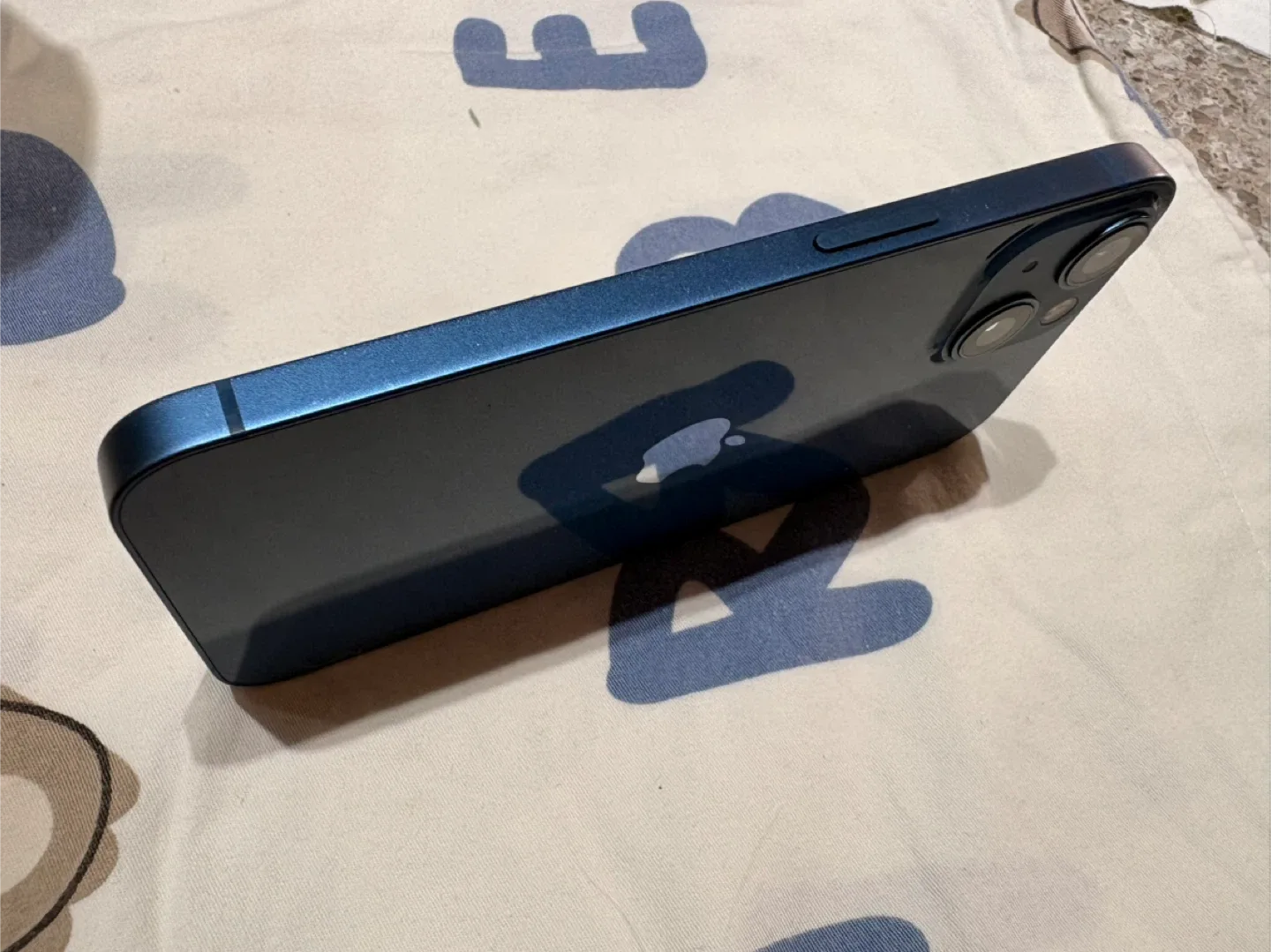 iPhone 13 Blue image indicator(2)