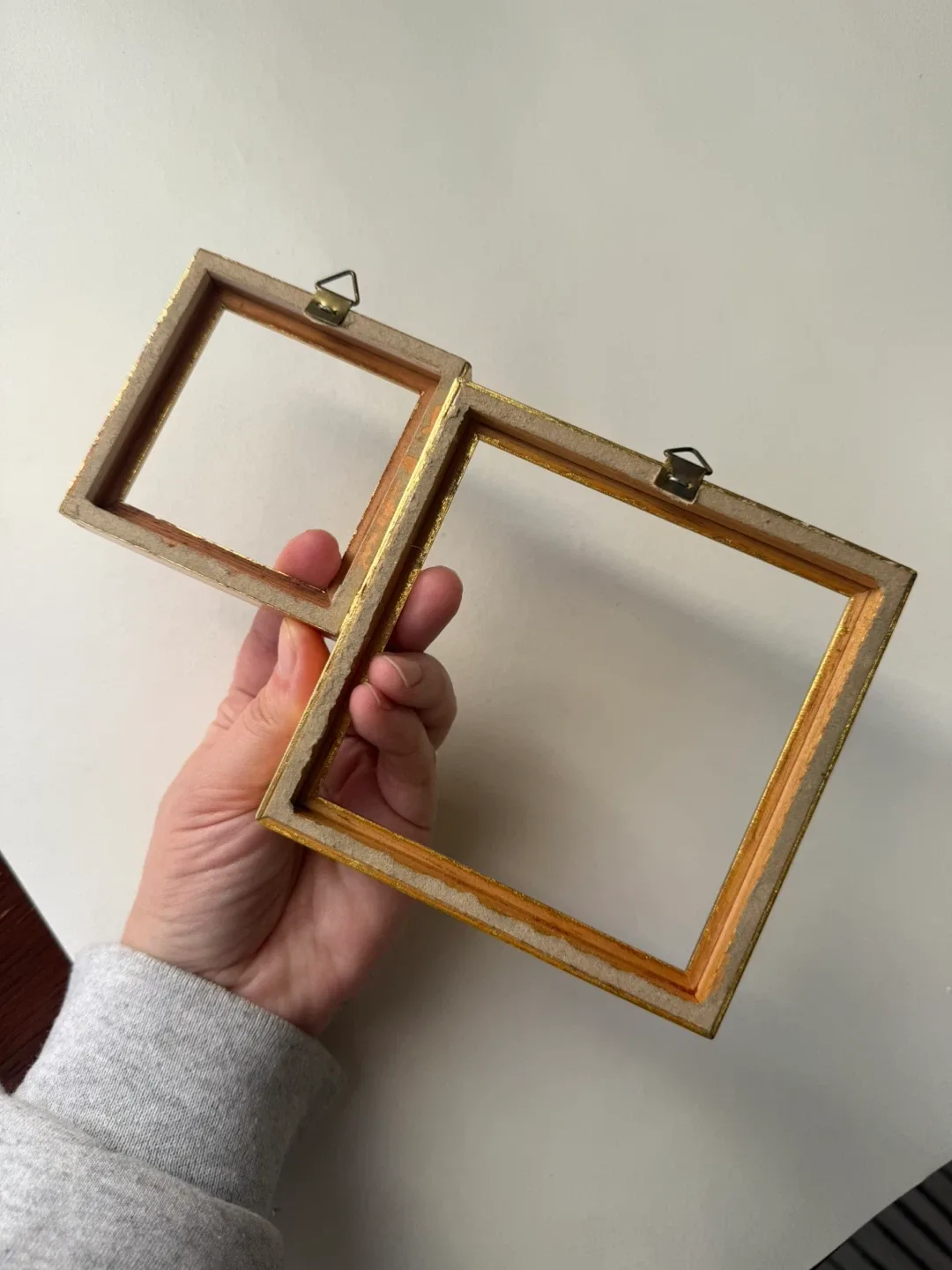 Tiny gold picture frames x2 image indicator(2)