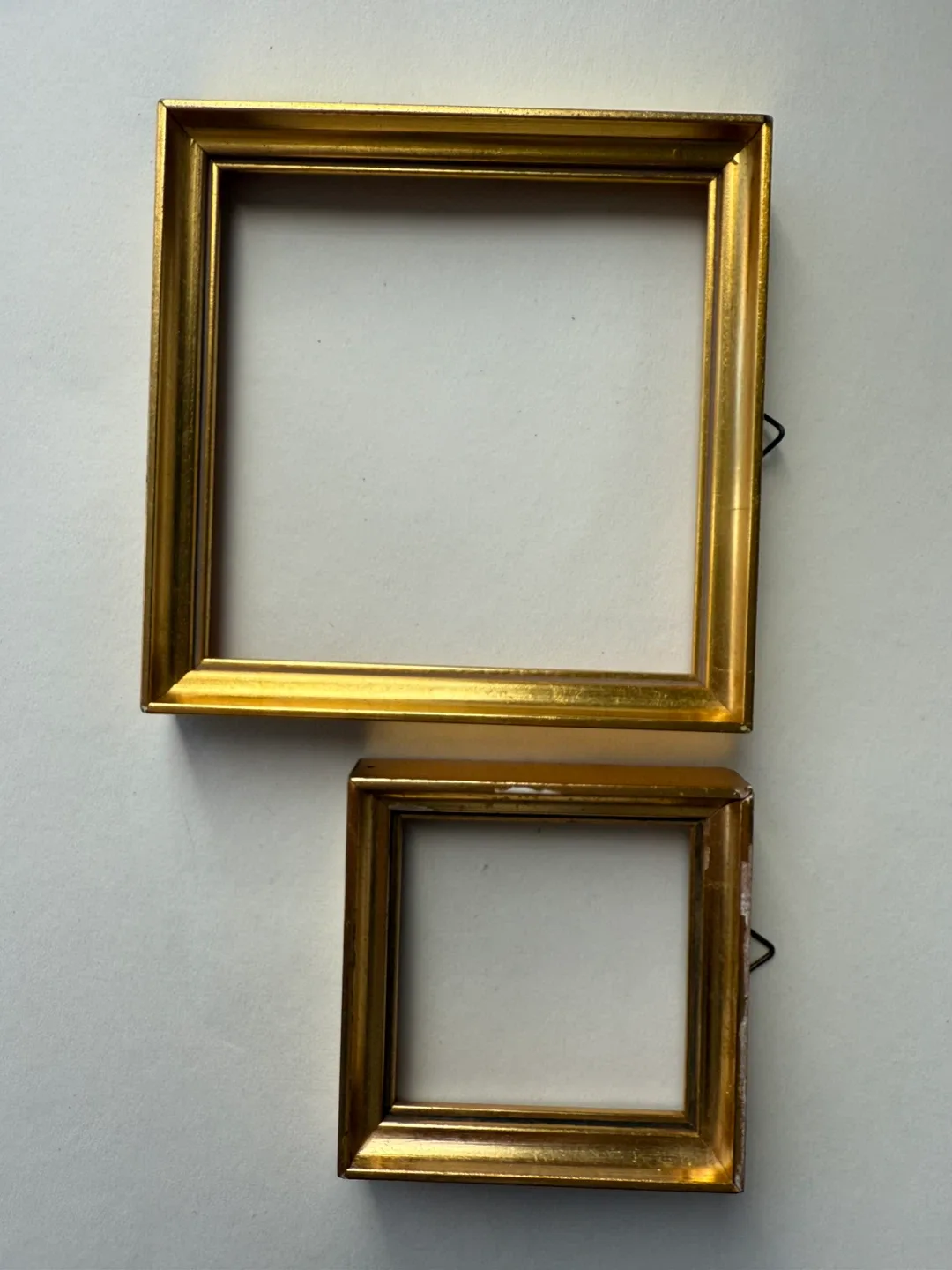 Tiny gold picture frames x2 image indicator(5)
