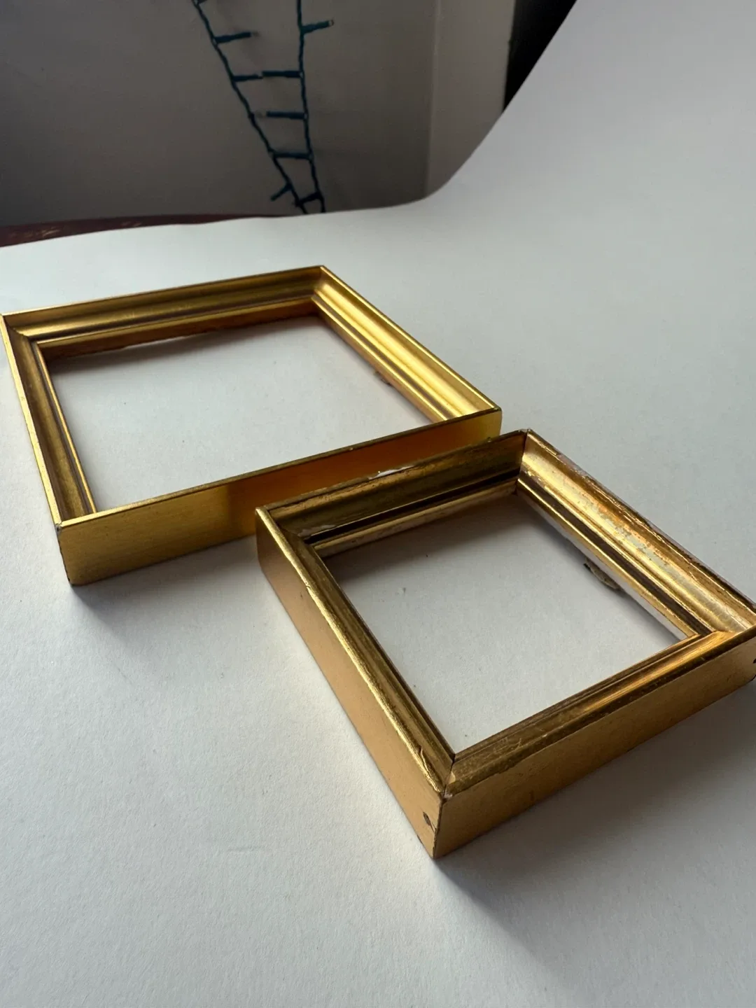 Tiny gold picture frames x2 image indicator(3)
