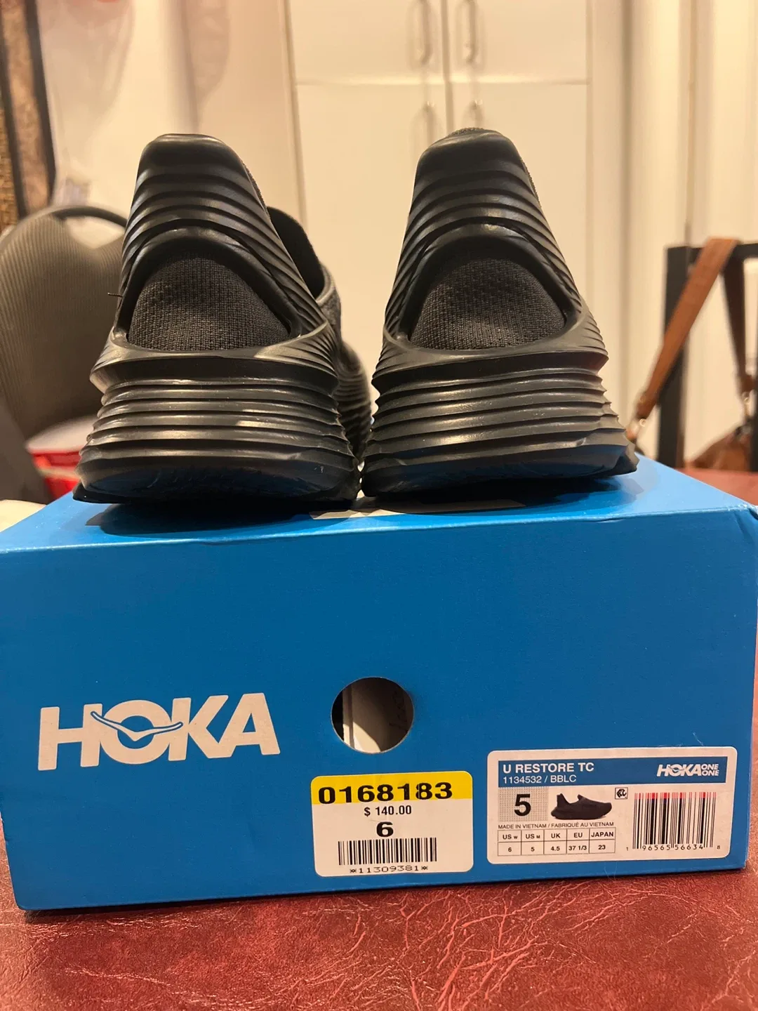 Hoka U Restore TC, Size 5, Black