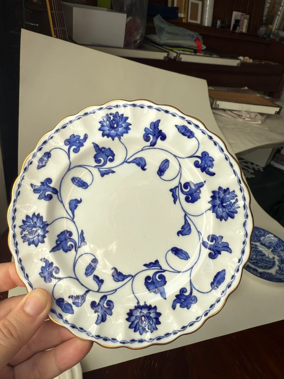 Assorted blue & white vintage small plates - photo 2