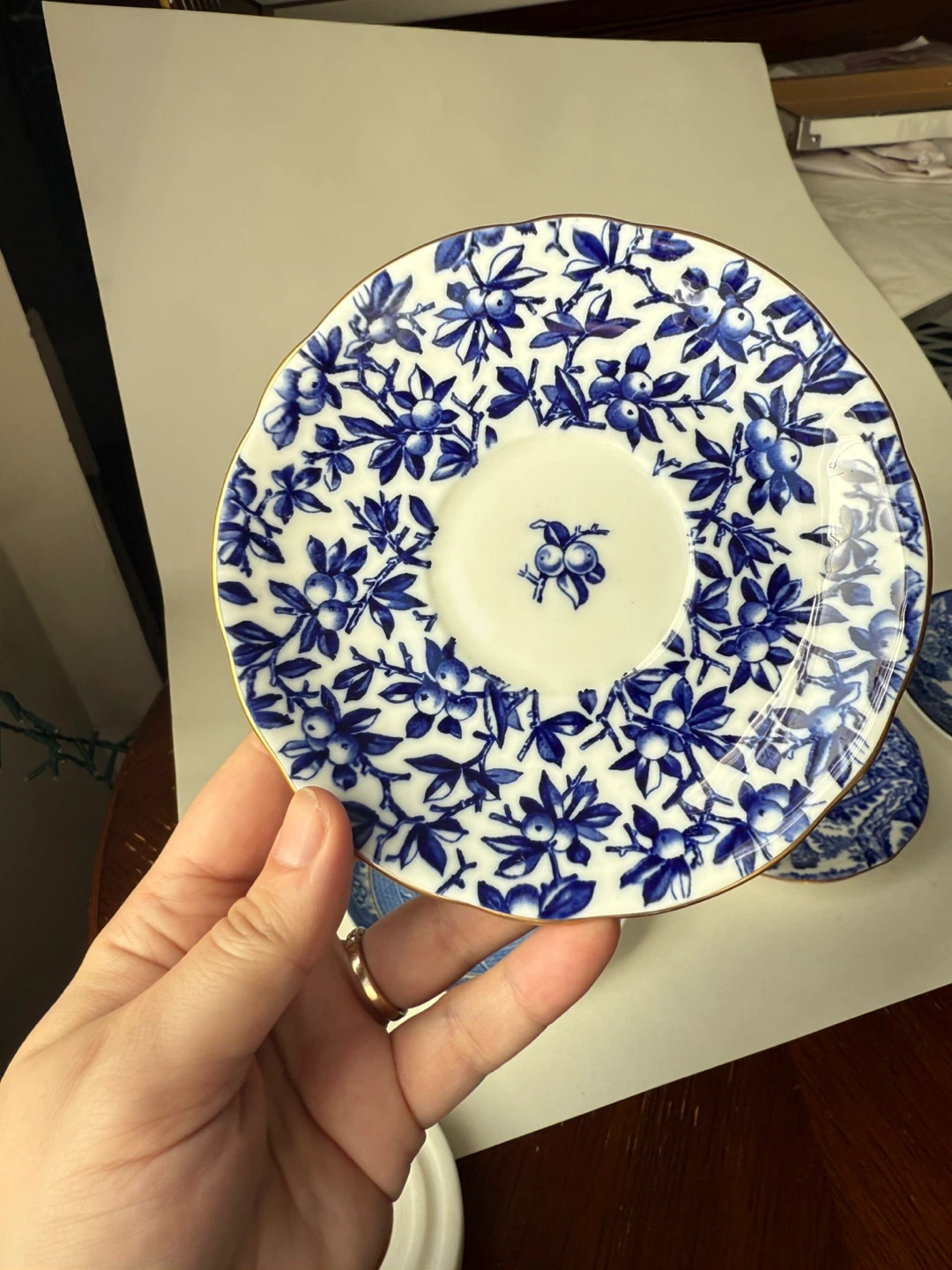 Assorted blue & white vintage small plates - photo 4